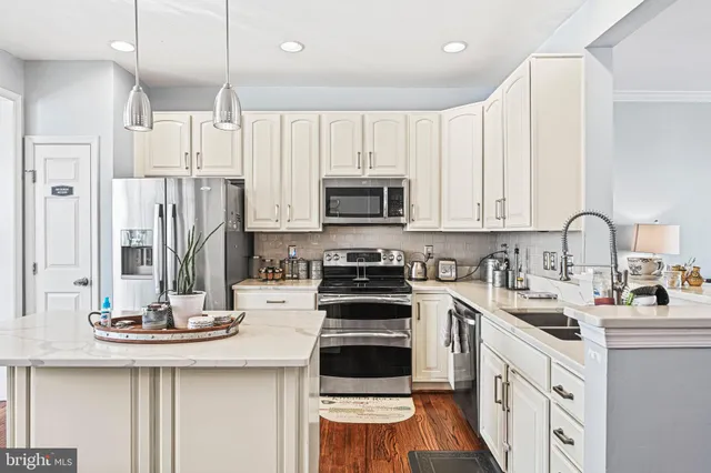 $3,300 | 41881 Precious Square, Aldie, VA 20105