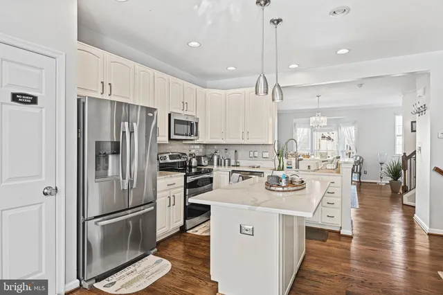 $3,300 | 41881 Precious Square, Aldie, VA 20105