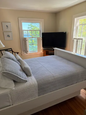 $10,000 | 15 Lake Avenue, Sunapee, NH 03782