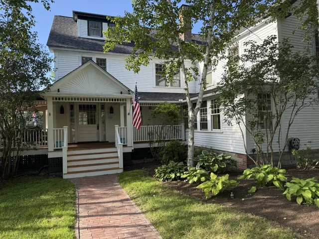 $10,000 | 15 Lake Avenue, Sunapee, NH 03782