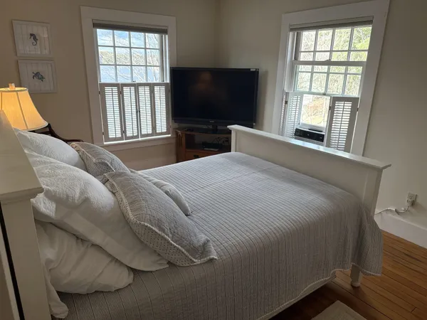 $10,000 | 15 Lake Avenue, Sunapee, NH 03782