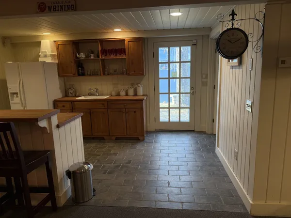 $10,000 | 15 Lake Avenue, Sunapee, NH 03782