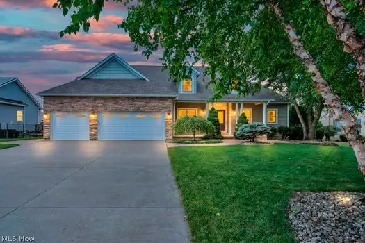 $700,000 | 3223 Evelynton Place East, Stow, OH 44224