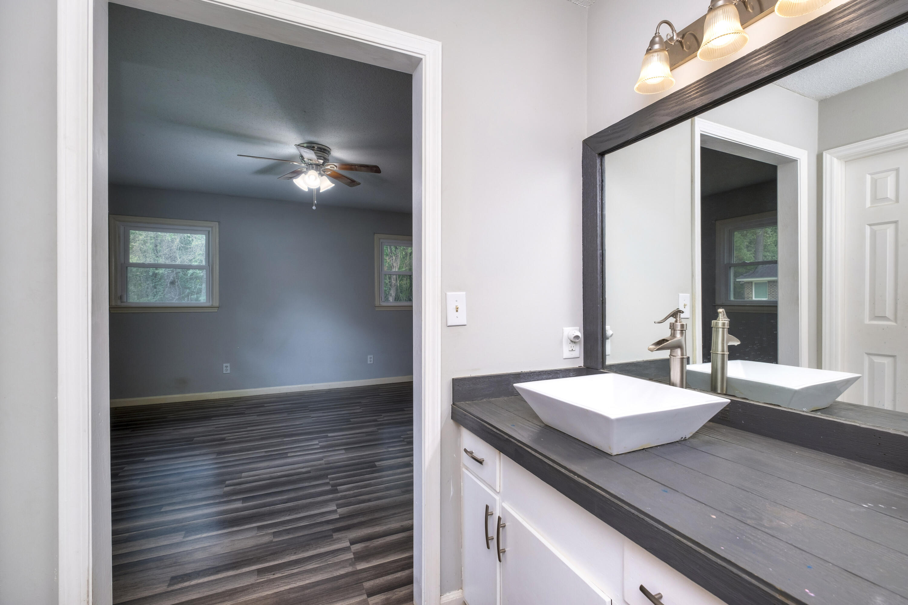 618 Periwinkle Court Sumter, SC 29150 - Photo 30 of 40 PRIMARY BATHROOM DRESSING AREA