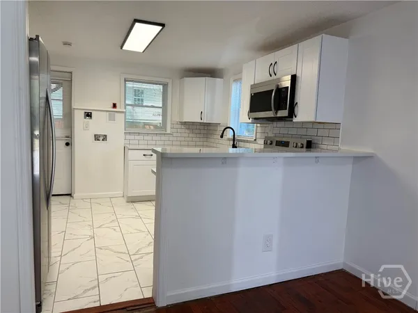 $1,300 | 239 Jenks Street, Savannah, GA 31415