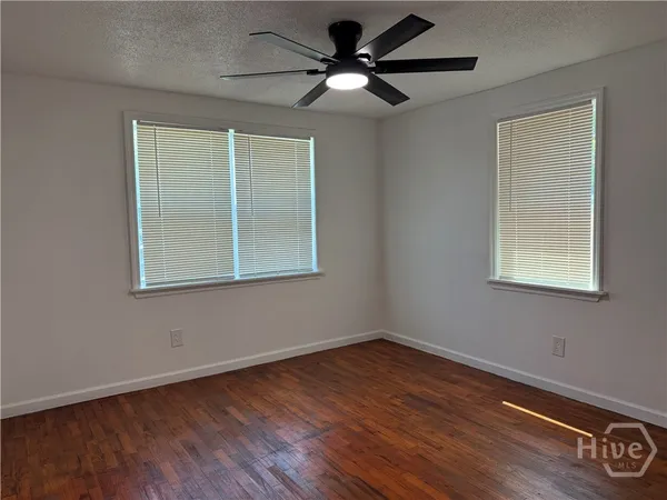 $1,300 | 239 Jenks Street, Savannah, GA 31415