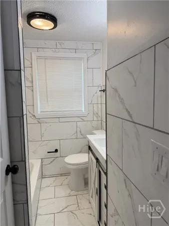$1,300 | 239 Jenks Street, Savannah, GA 31415