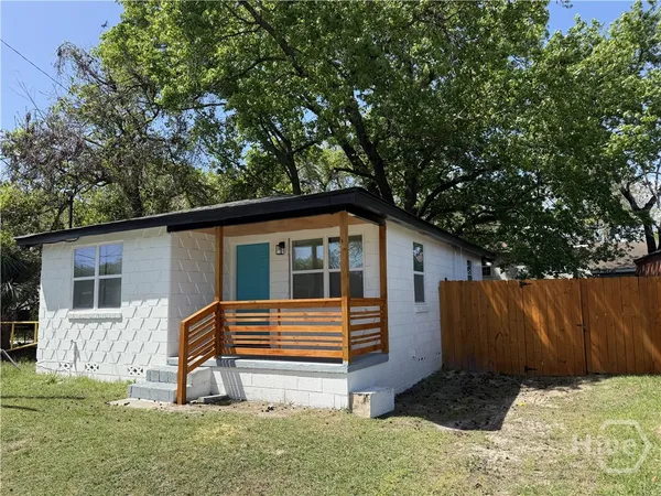 $1,300 | 239 Jenks Street, Savannah, GA 31415