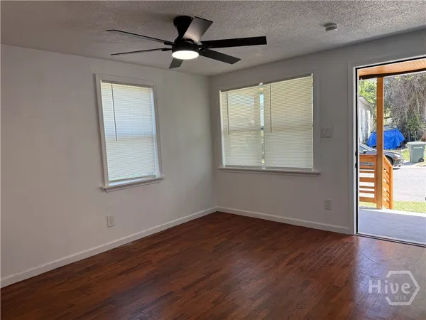 $1,300 | 239 Jenks Street, Savannah, GA 31415