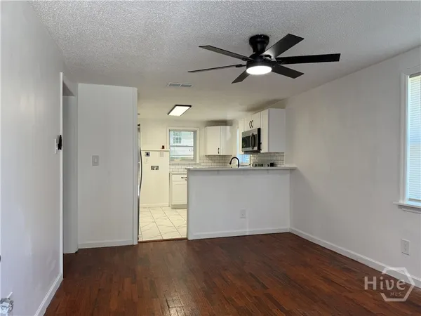 $1,300 | 239 Jenks Street, Savannah, GA 31415