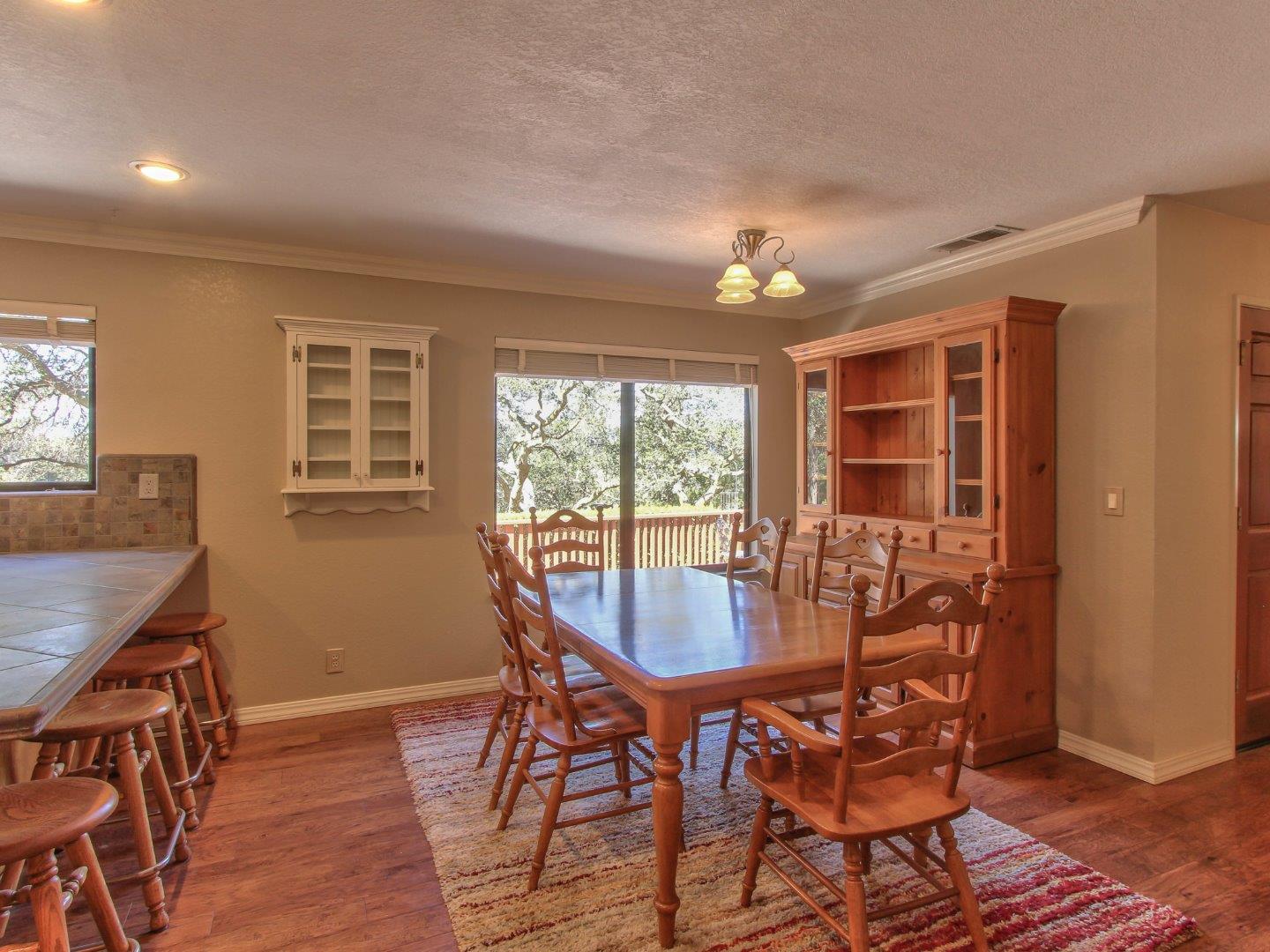 192 Echo Valley Road Salinas, CA 93907 - Photo 8 of 33 Gallery Image 8