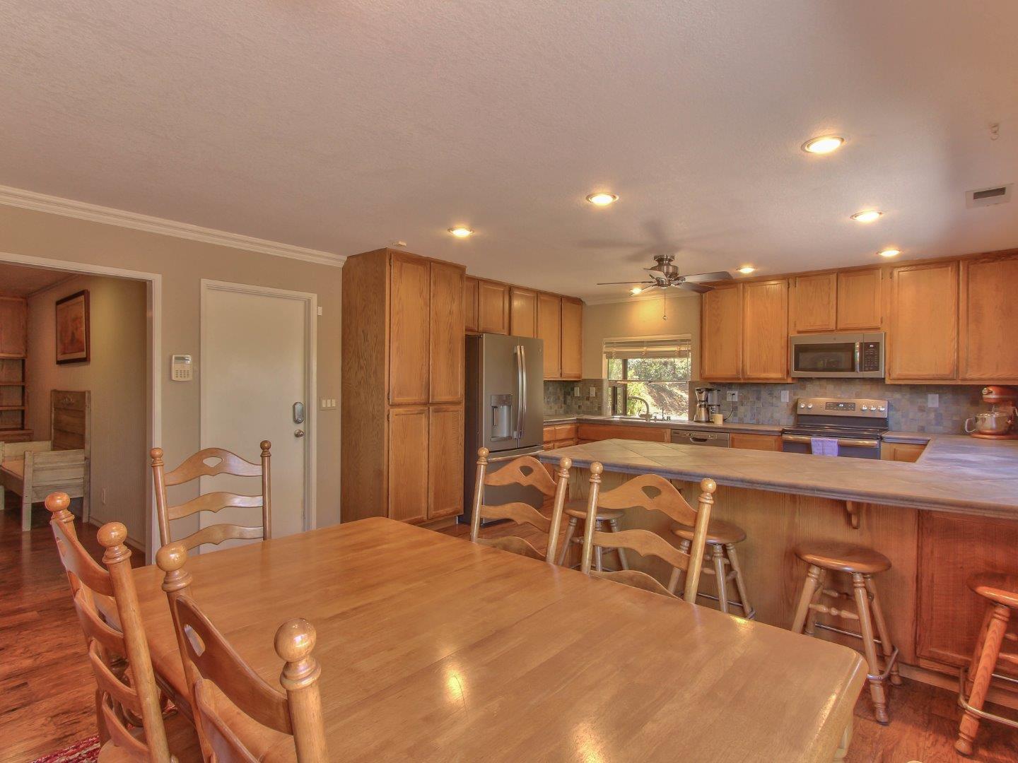 192 Echo Valley Road Salinas, CA 93907 - Photo 10 of 33 Gallery Image 10