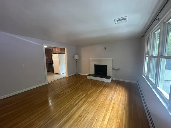 $2,400 | 242-244 Highland Street, Unit 2, Northbridge, MA 01534