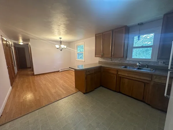 $2,400 | 242-244 Highland Street, Unit 2, Northbridge, MA 01534