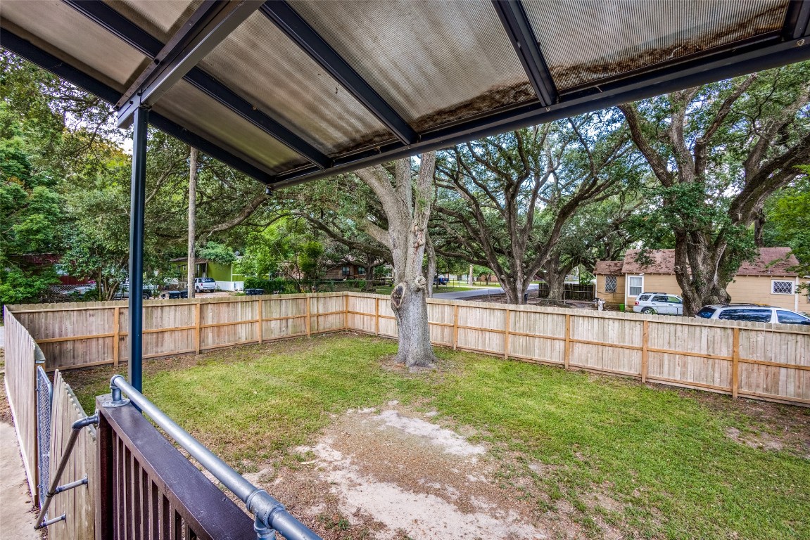 1200 West Phillips Street Alvin, TX 77511 - Photo 2 of 31 a view of outdoor space
