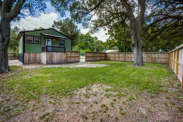 $1,500 | 1200 West Phillips Street, Alvin, TX 77511