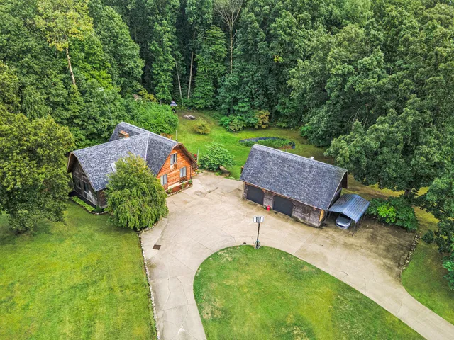 $685,000 | 4624 132nd Avenue, Hamilton, MI 49419