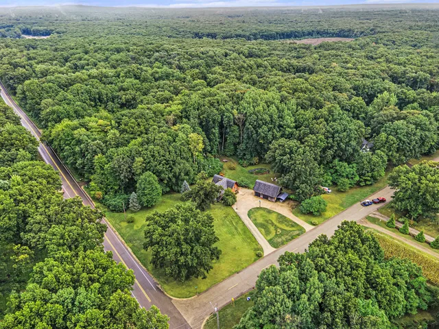 $685,000 | 4624 132nd Avenue, Hamilton, MI 49419