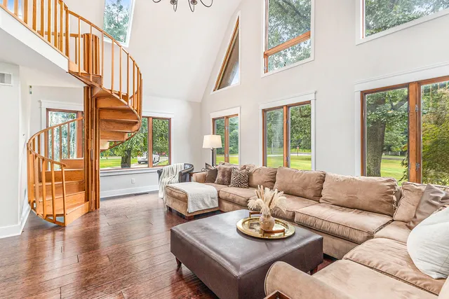 $685,000 | 4624 132nd Avenue, Hamilton, MI 49419