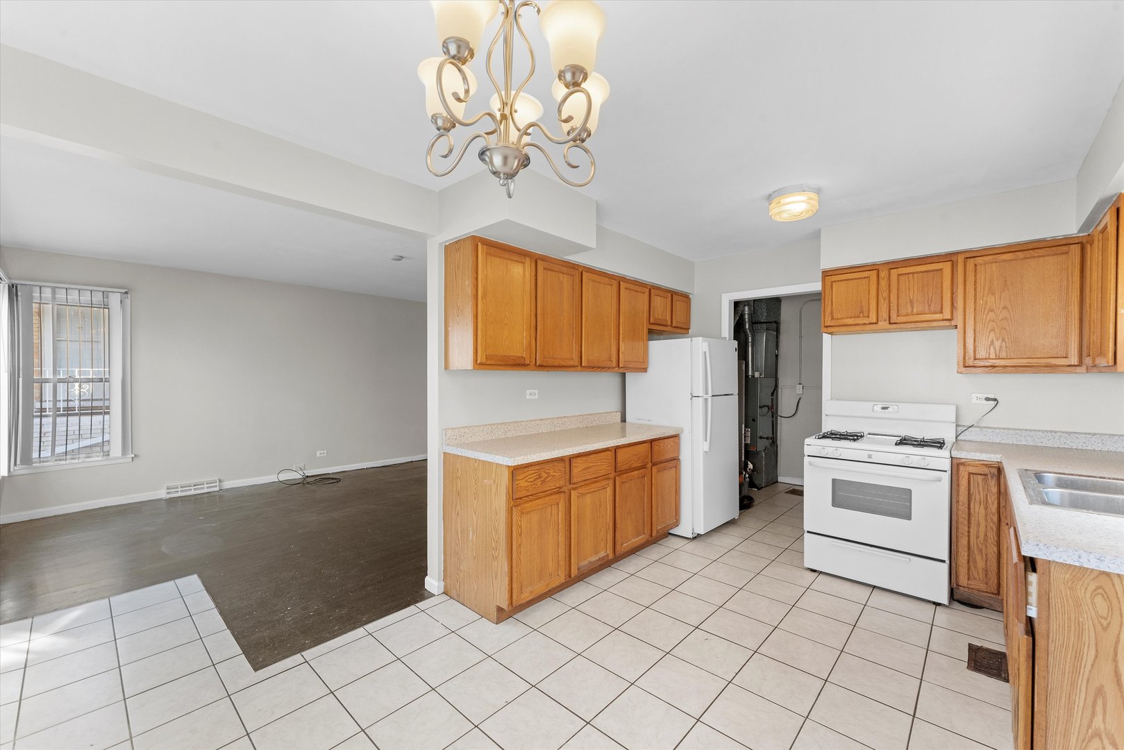 315 Oglesby Avenue Calumet City, IL 60409 - Photo 7 of 21