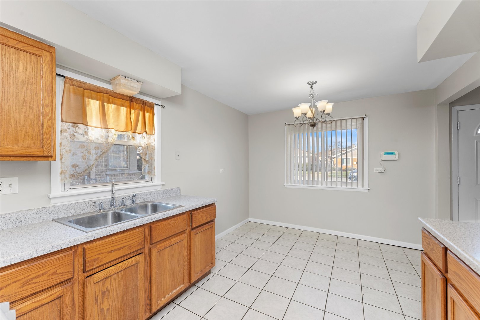 315 Oglesby Avenue Calumet City, IL 60409 - Photo 8 of 21