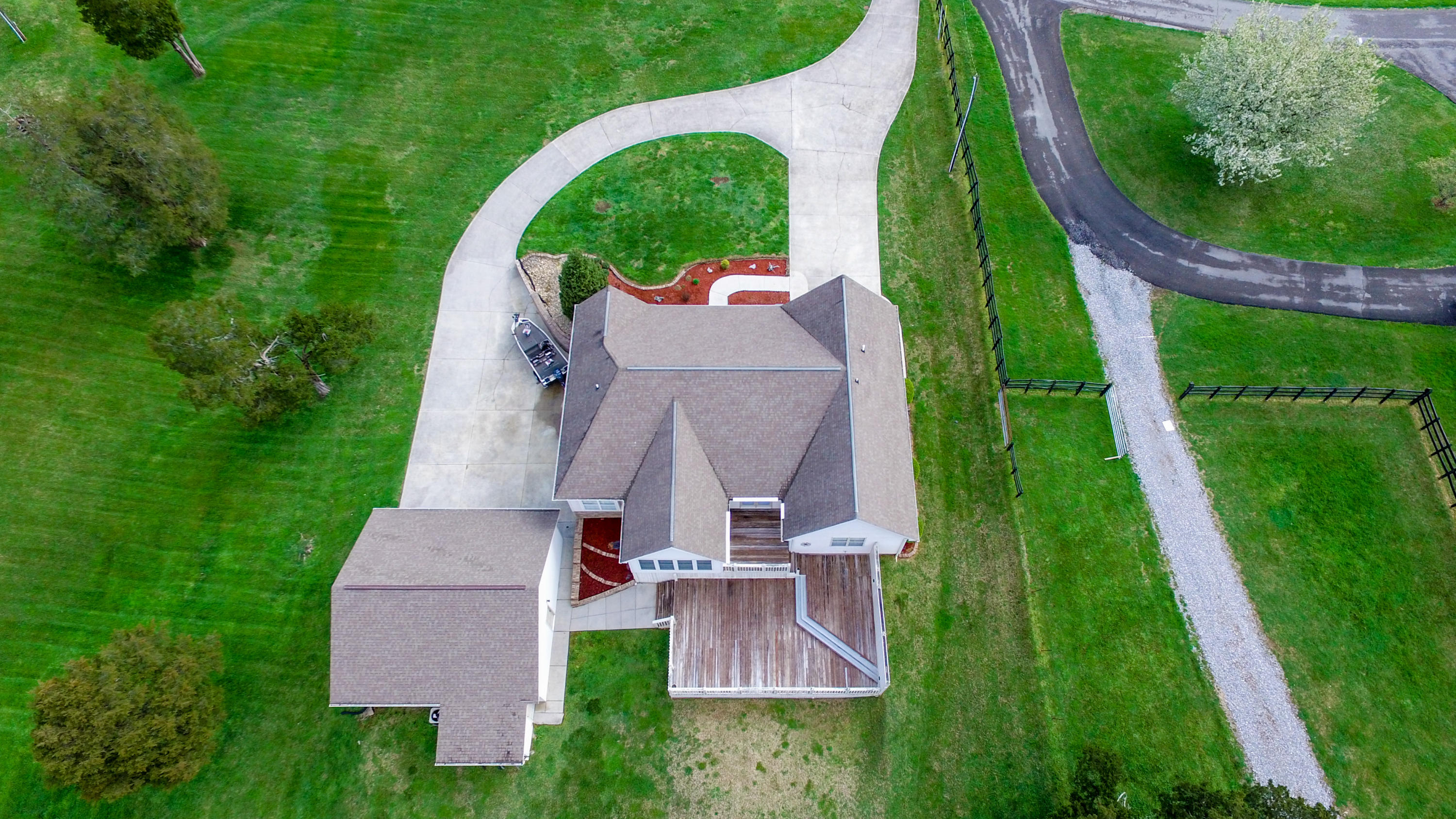 7907 Griffith Road Knoxville, TN 37938 - Photo 4 of 33 7907 Griffith-043