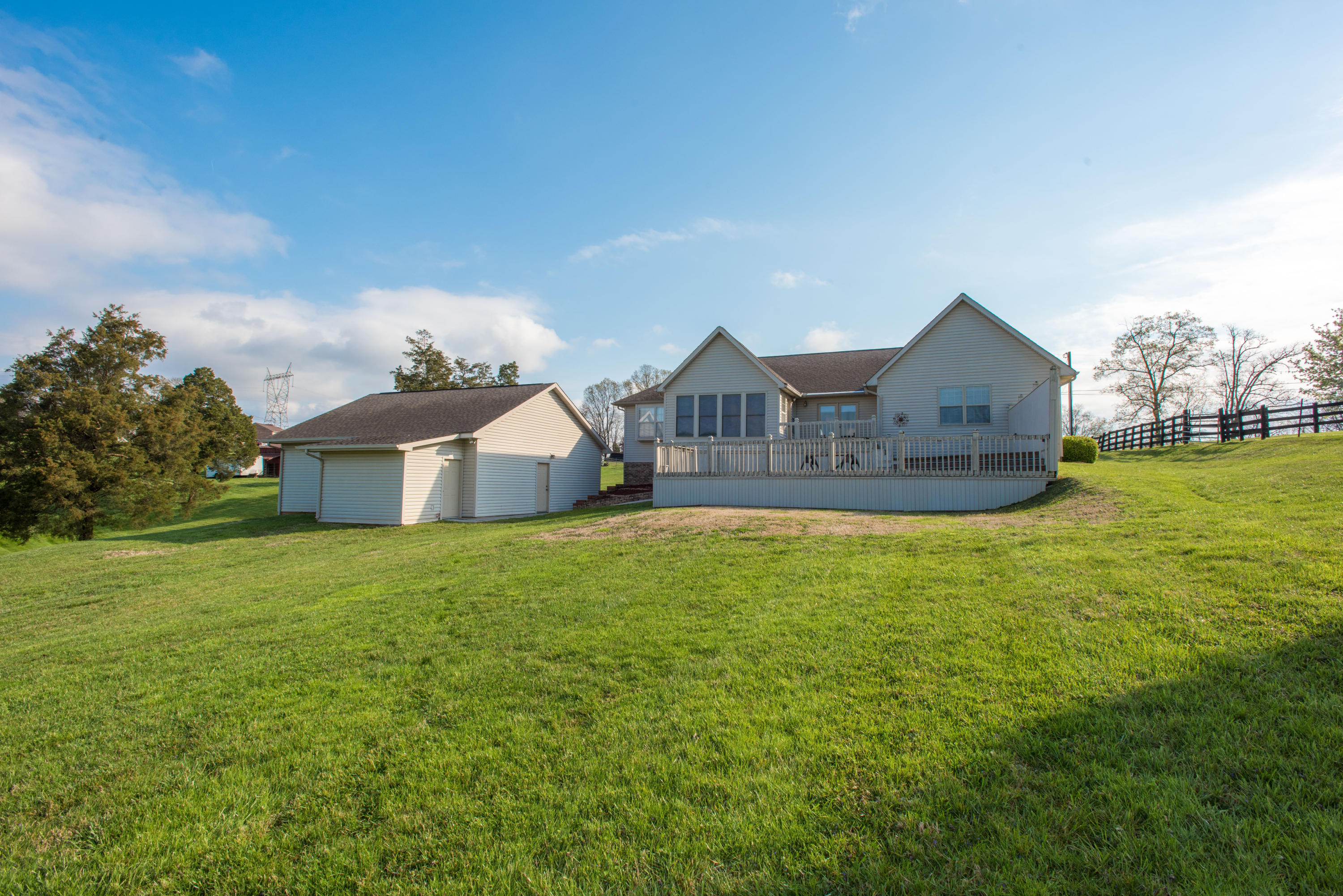 7907 Griffith Road Knoxville, TN 37938 - Photo 7 of 33 7907 Griffith-008