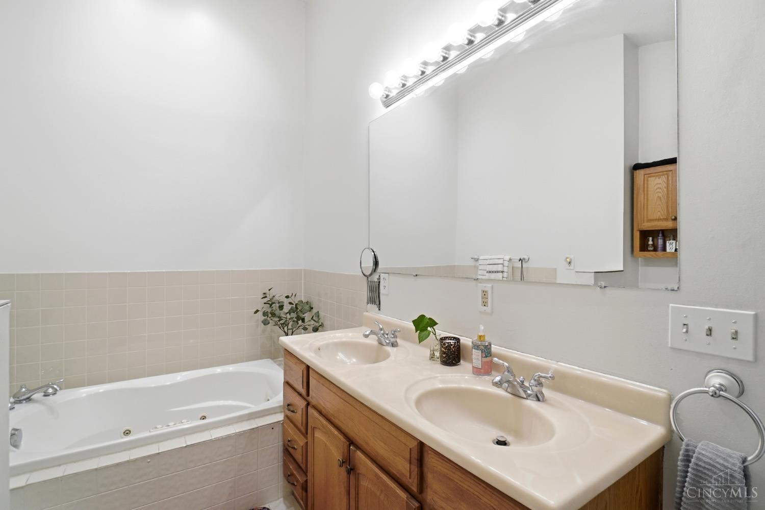 2162 Bell Road Hamilton, OH 45013 - Photo 21 of 44 Gallery Image 21