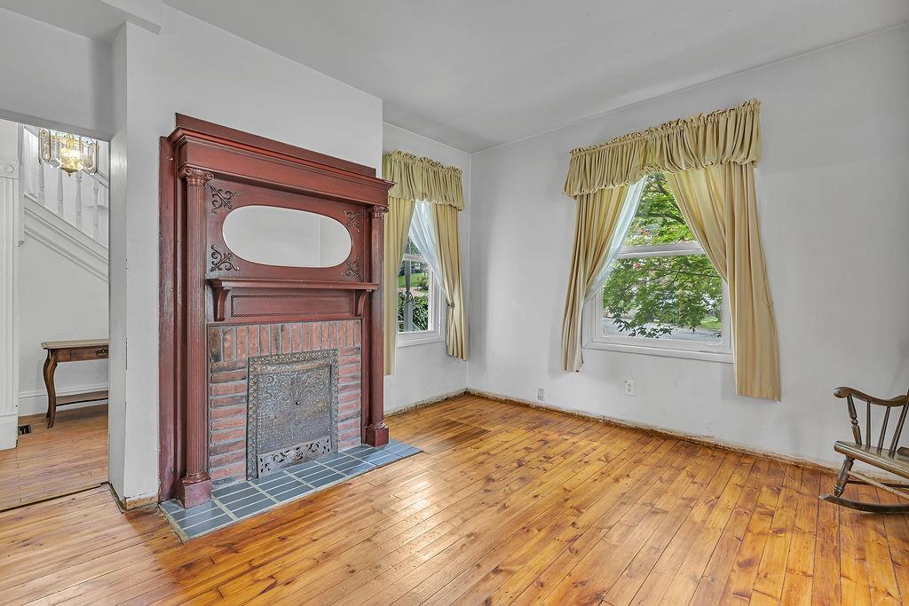 612 Adams Street Rochester, PA 15074 - Photo 7 of 25