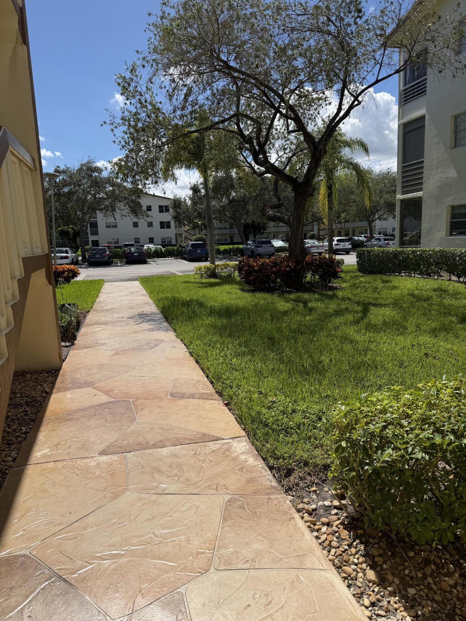 387 Mansfield I Boca Raton, FL 33434 - Photo 12 of 26 IMG_0855