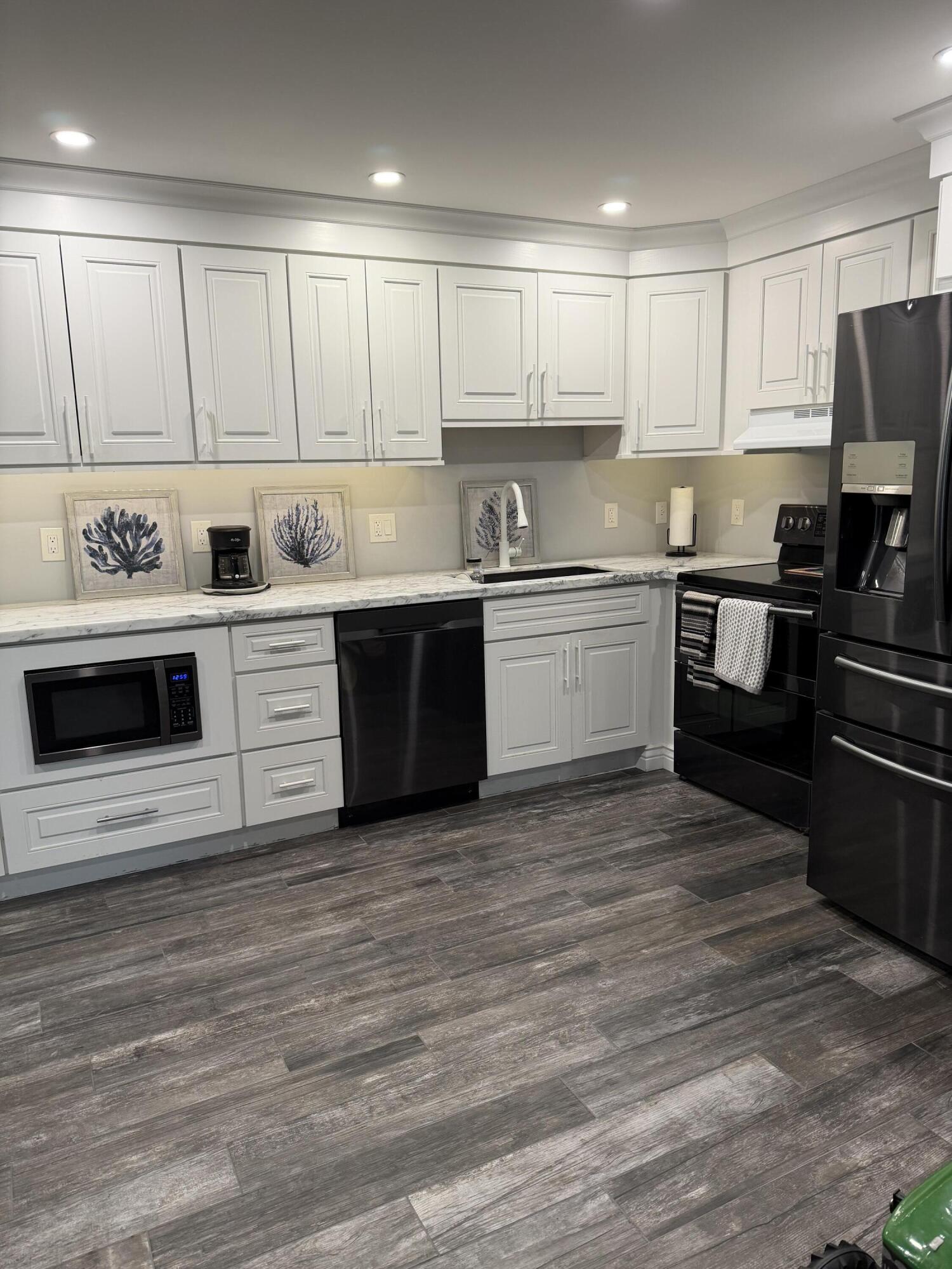 387 Mansfield I Boca Raton, FL 33434 - Photo 13 of 26 IMG_0854