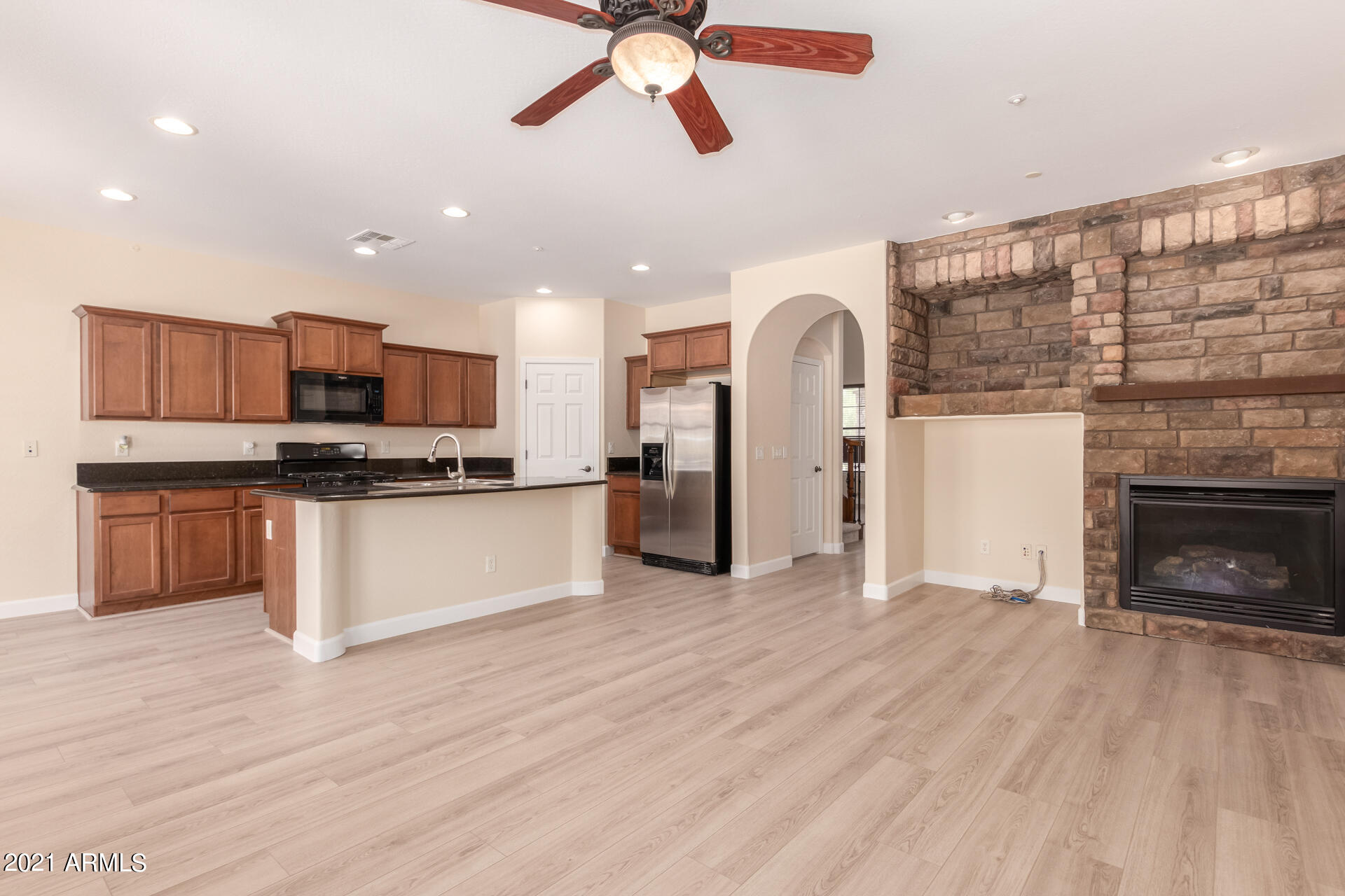 18467 Verdin Road Goodyear, AZ 85338 - Photo 8 of 43 08 Verdin 18467