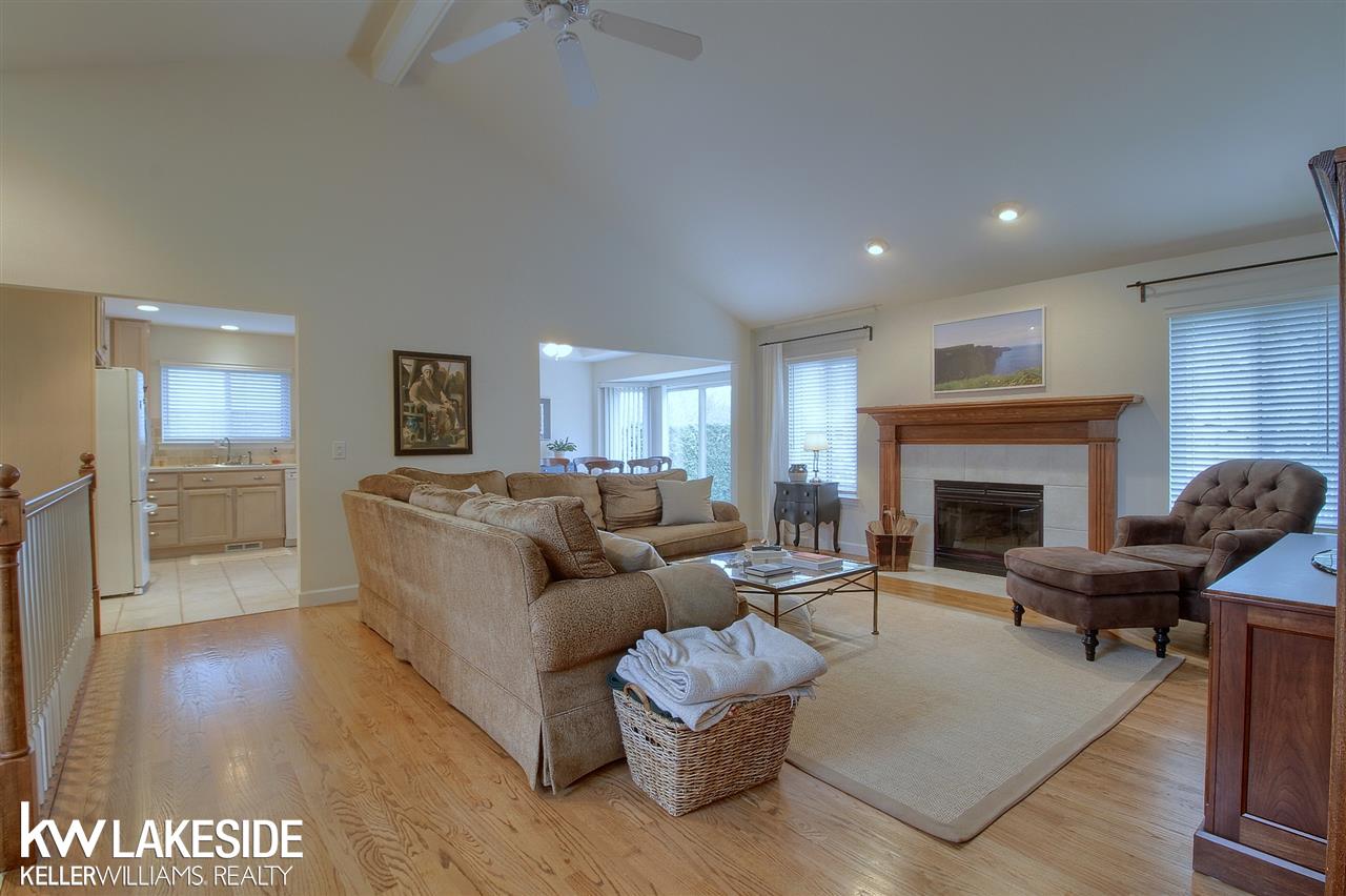 49212 Monte Road New Baltimore, MI 48047 - Photo 4 of 31 31380624-3.JPG