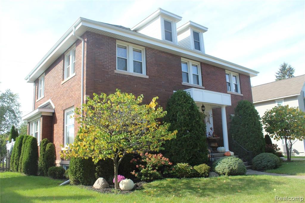 320 South Main Perry, MI 48872 - Photo 2 of 59 Gallery Image 2