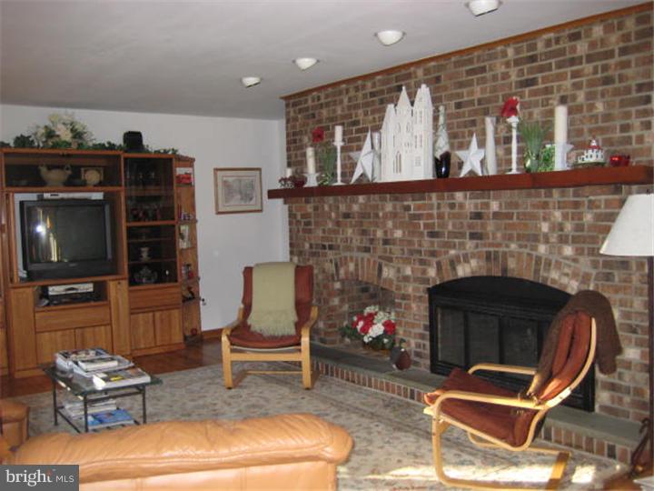 11 Bearhead Road Medford, NJ 08055 - Photo 5 of 23 Family Room