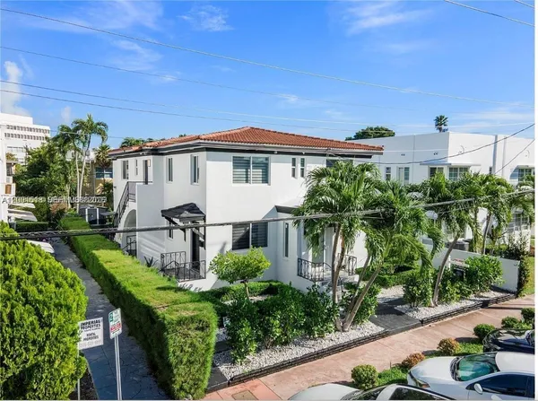 $3,200 | 817 West 39th Street, Unit 2, Miami Beach, FL 33140