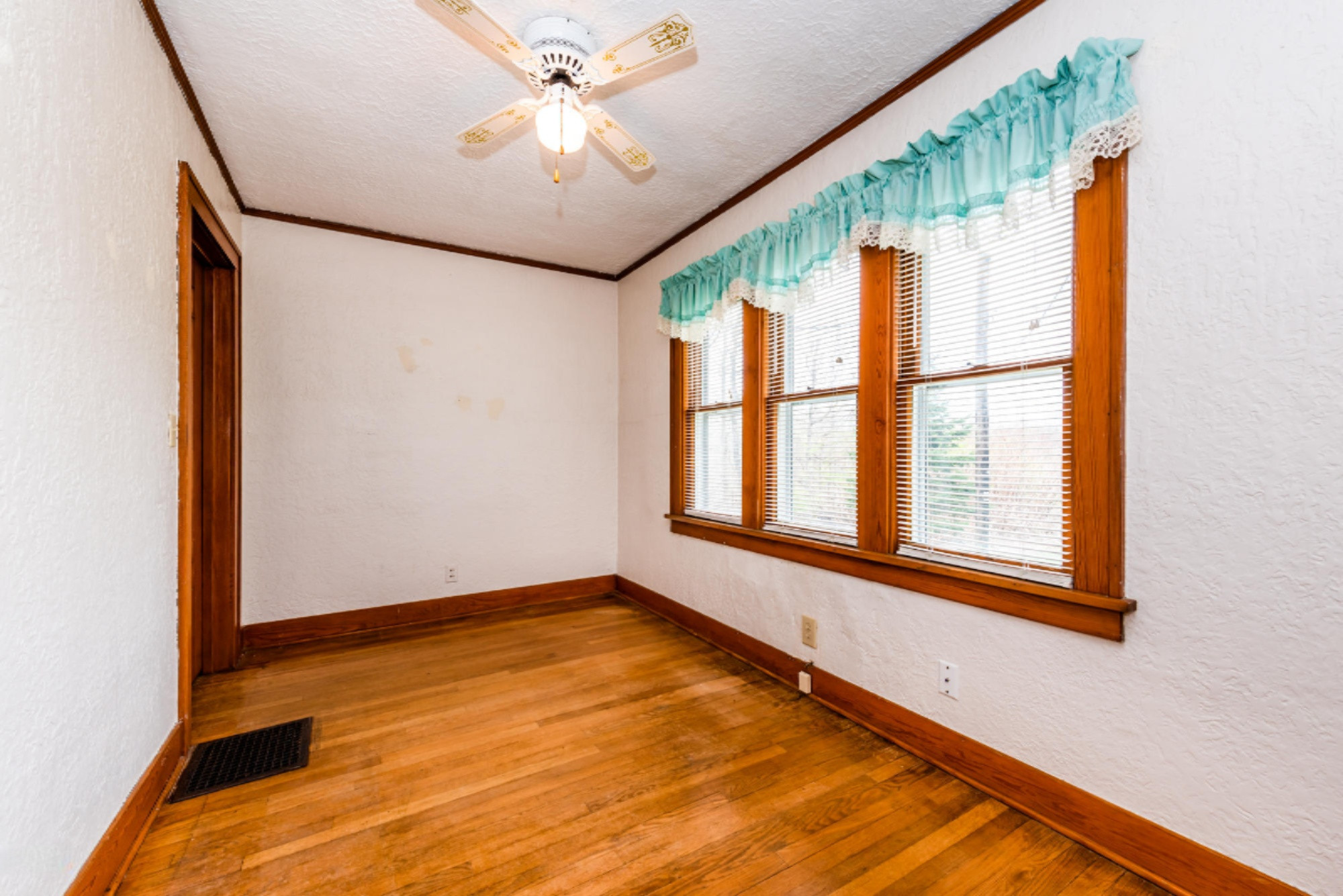 4276 Scottdale Road St. Joseph, MI 49085 - Photo 9 of 26 Scottdale-109