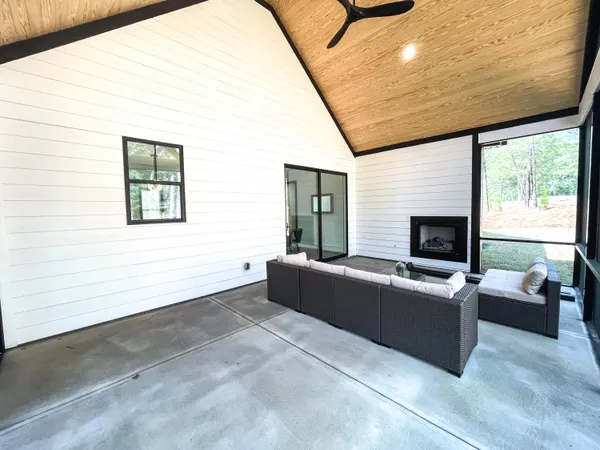 $456,920 | 305 Wellington Court, McCormick, SC 29835