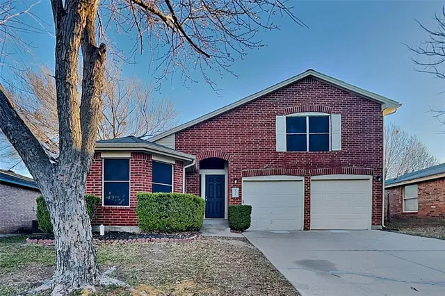 $2,200 | 515 Berryhill Drive, Mansfield, TX 76063