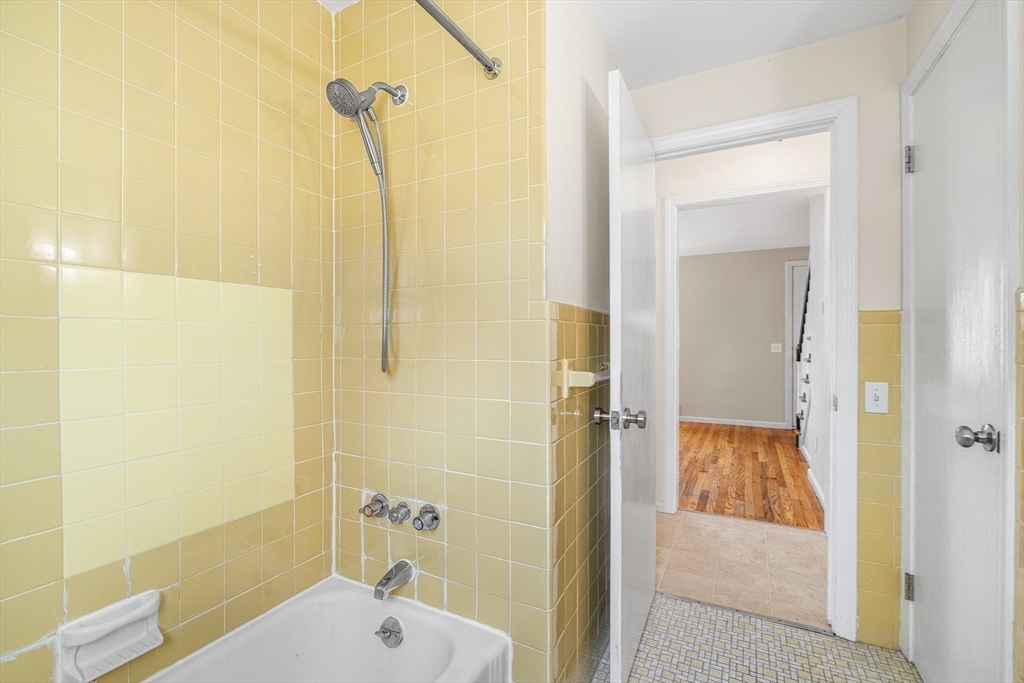 53 Pidgeon Drive Springfield, MA 01119 - Photo 15 of 36