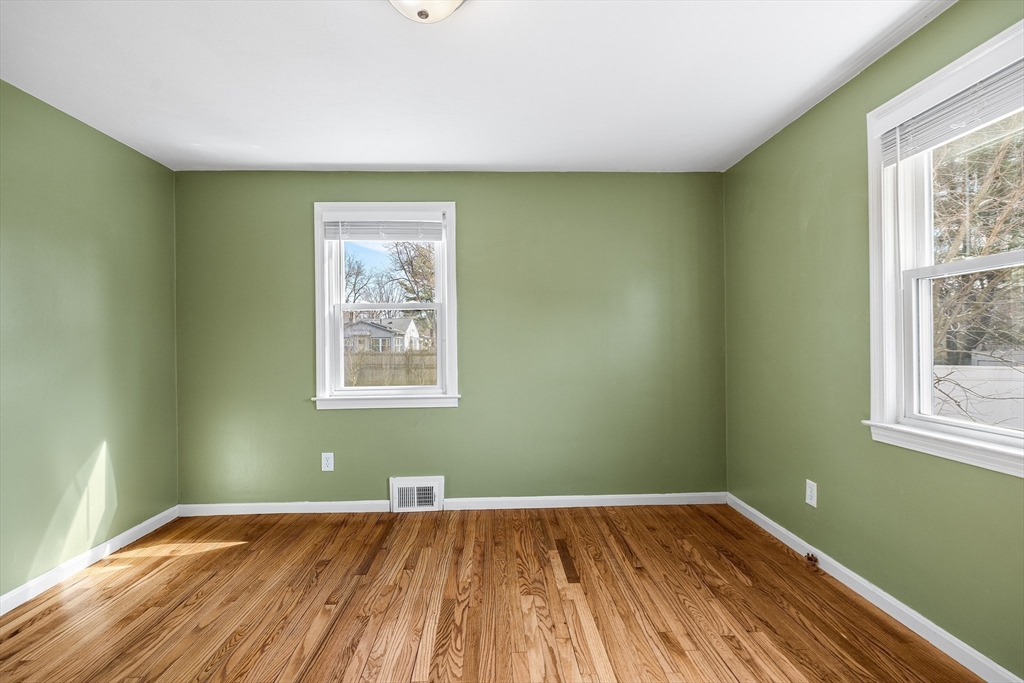53 Pidgeon Drive Springfield, MA 01119 - Photo 5 of 36