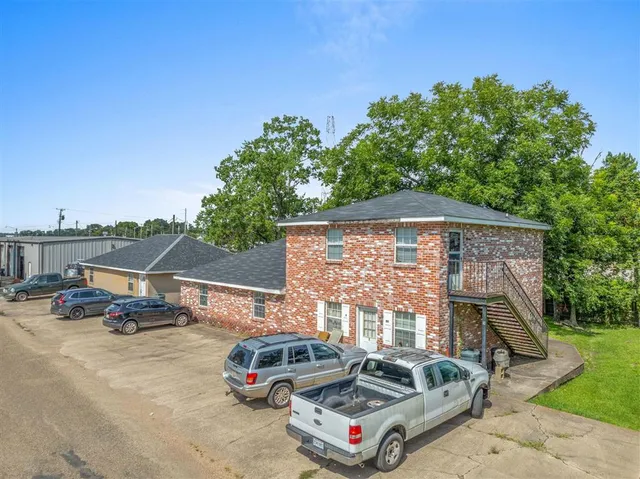 $275,000 | 305 East Railroad Street, Unit A/B, Kinder, LA 70648