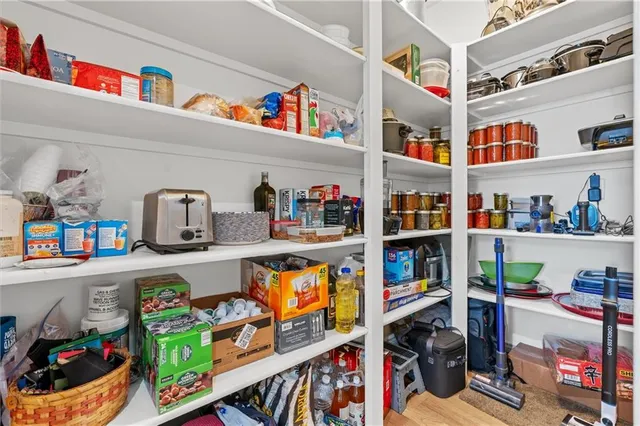 $1,975,000 | 7803 Northeast 160th Terrace, Smithville, MO 64089