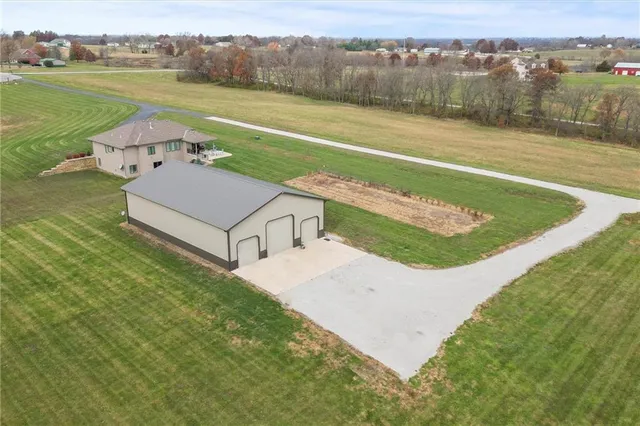 $1,975,000 | 7803 Northeast 160th Terrace, Smithville, MO 64089