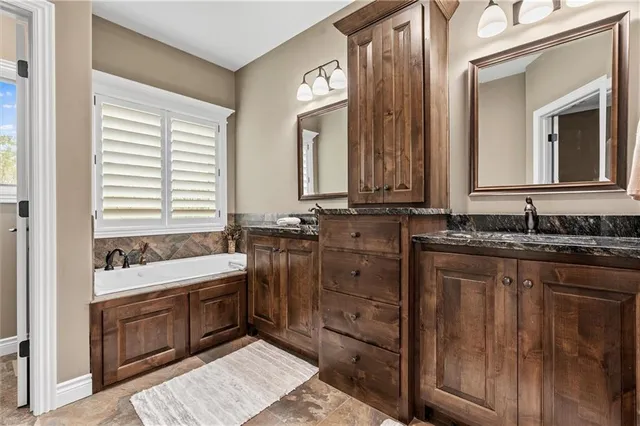 $1,975,000 | 7803 Northeast 160th Terrace, Smithville, MO 64089