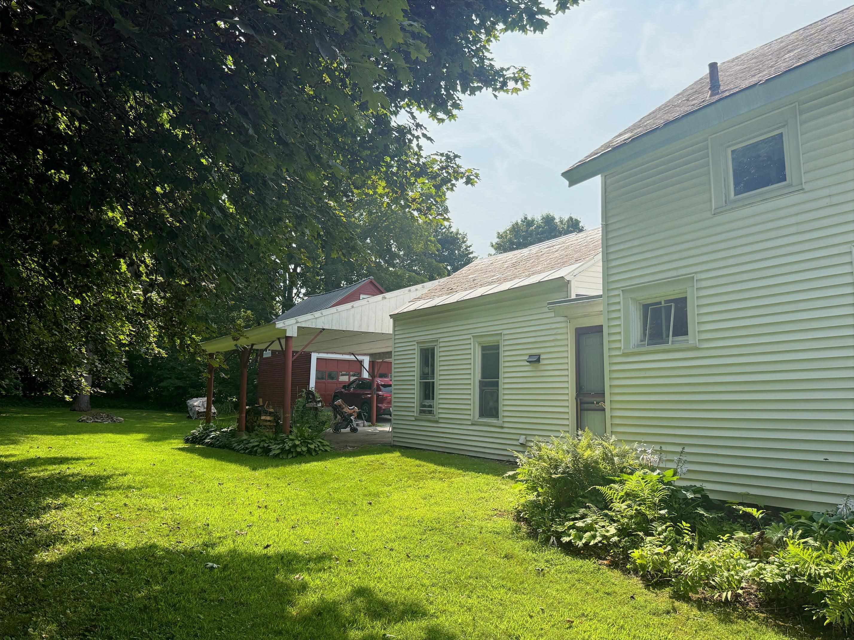 209 Grove Street Bennington, VT 05201 - Photo 3 of 10