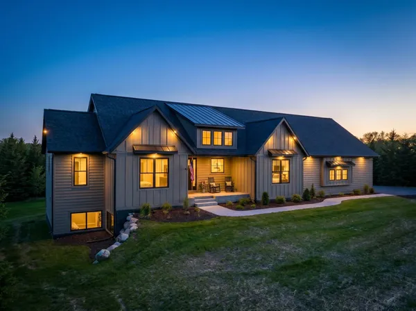 $995,000 | 908 Gavin Pass, Hudson, WI 54016