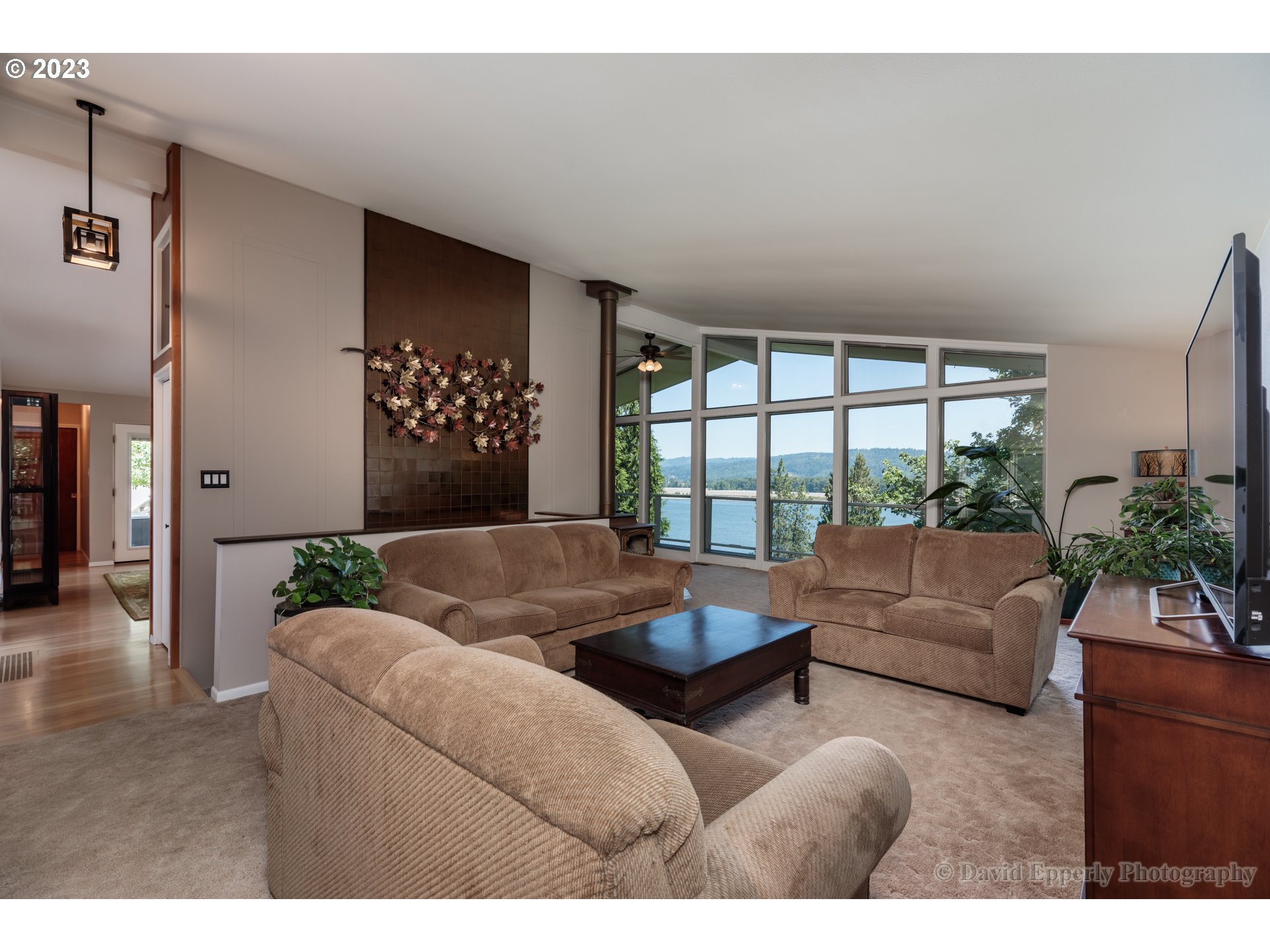 74426 Laurel Wood Road Rainier, OR 97048 - Photo 5 of 32 Living Room