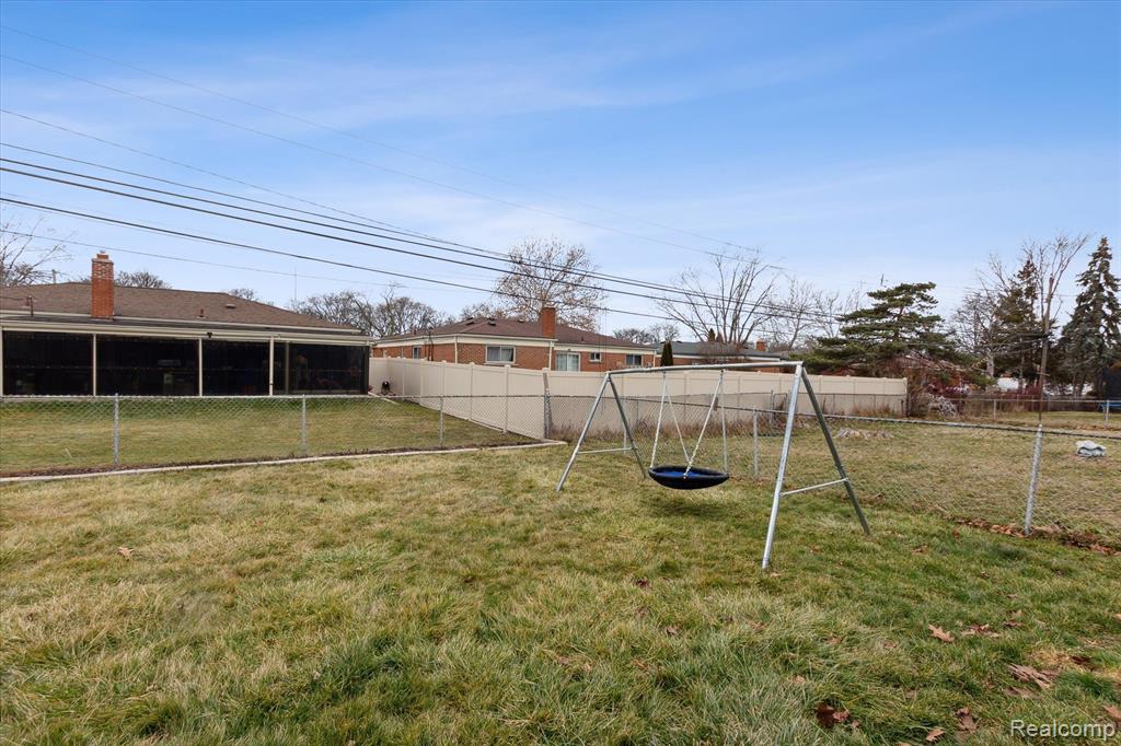 31343 Rosenbusch Drive Warren, MI 48088 - Photo 32 of 37 Gallery Image 32