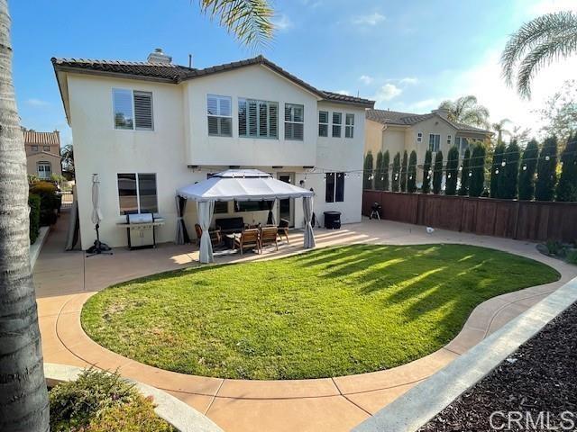 2207 Corte Anacapa Chula Vista, CA 91914 - Photo 21 of 22 a view of a swimming pool with a patio